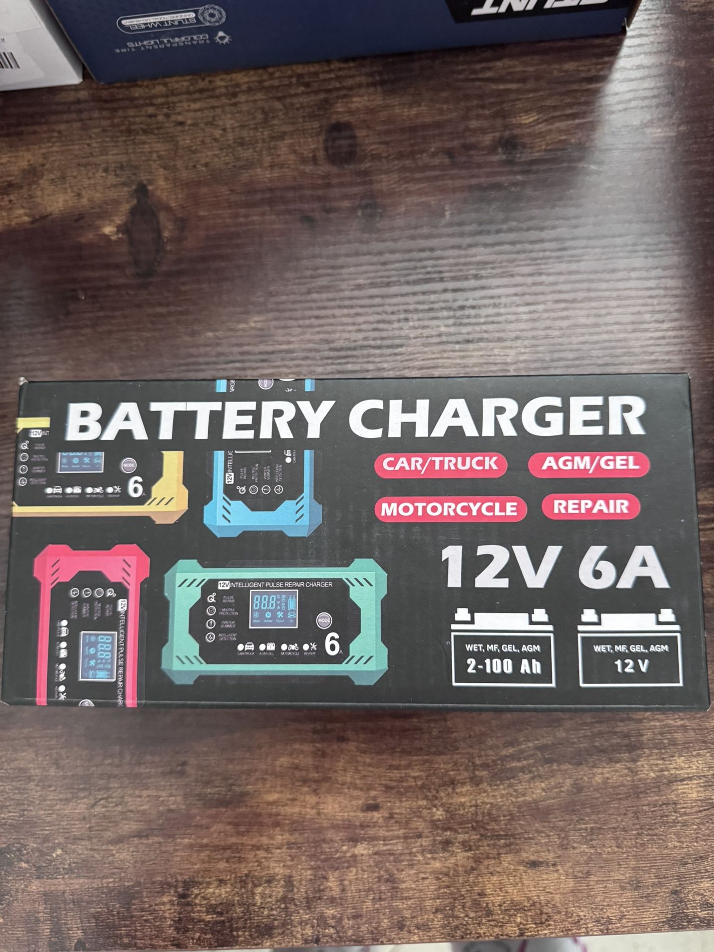 battery charger 12v 6A(brand new in box)