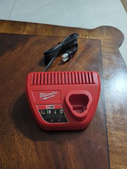 Milwaukee m12 battery charger
