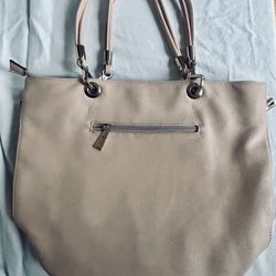 Women Fasion Bag  Real Leather in very good condition  Color - Light Beige