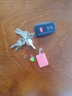 Found Keys And Toyota Remote At The Corner Of 148th Ct And 67th Lane  