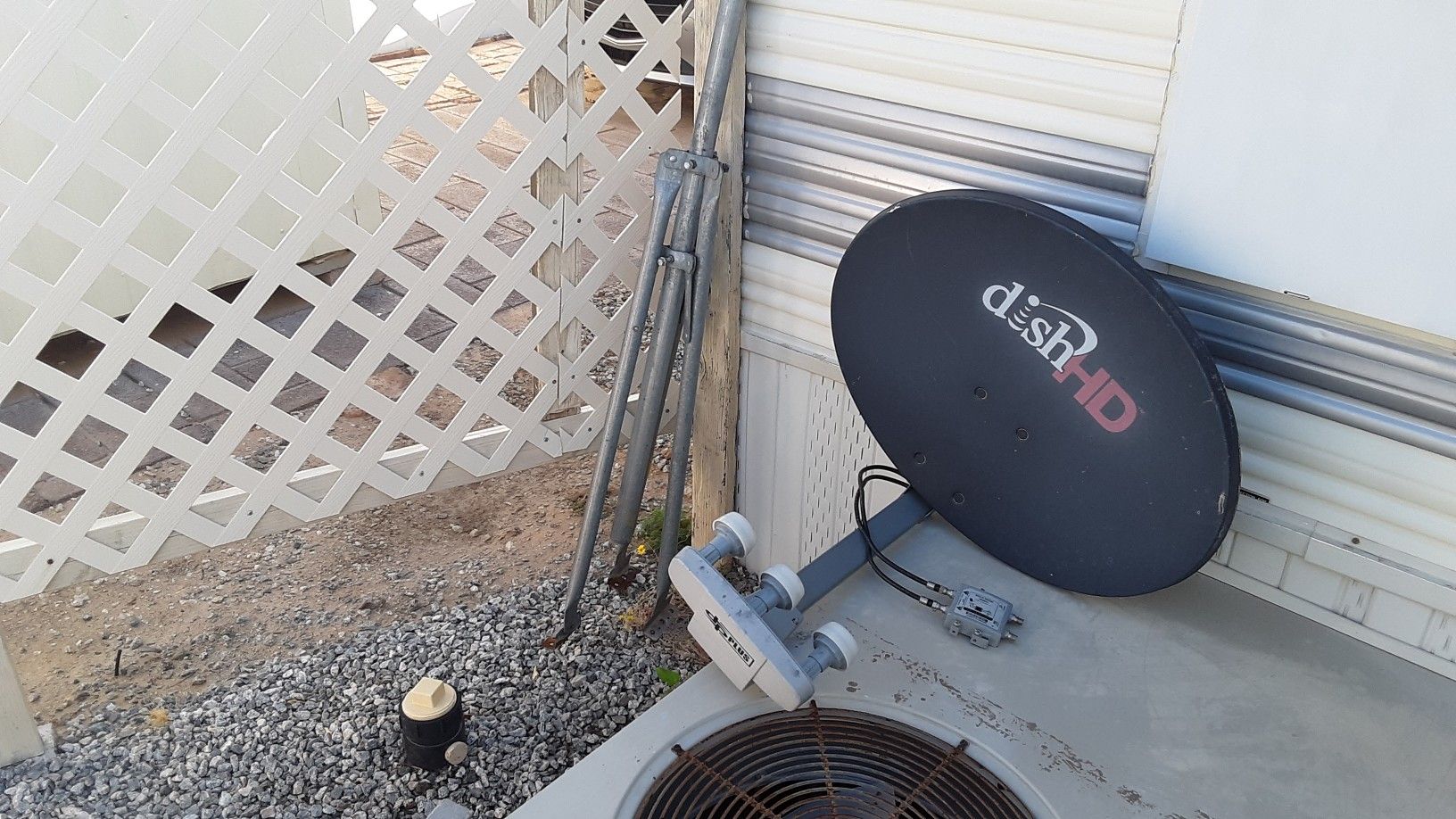 Satilite.hd dish with stand