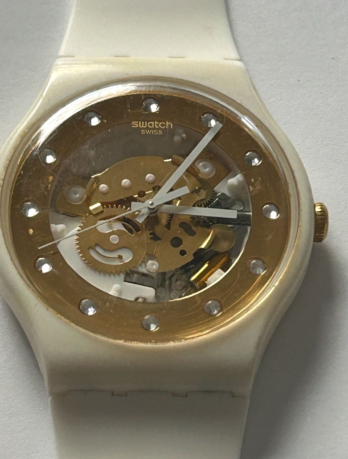 Unisex Swiss Sunray Glam White 41mm SUOZ148