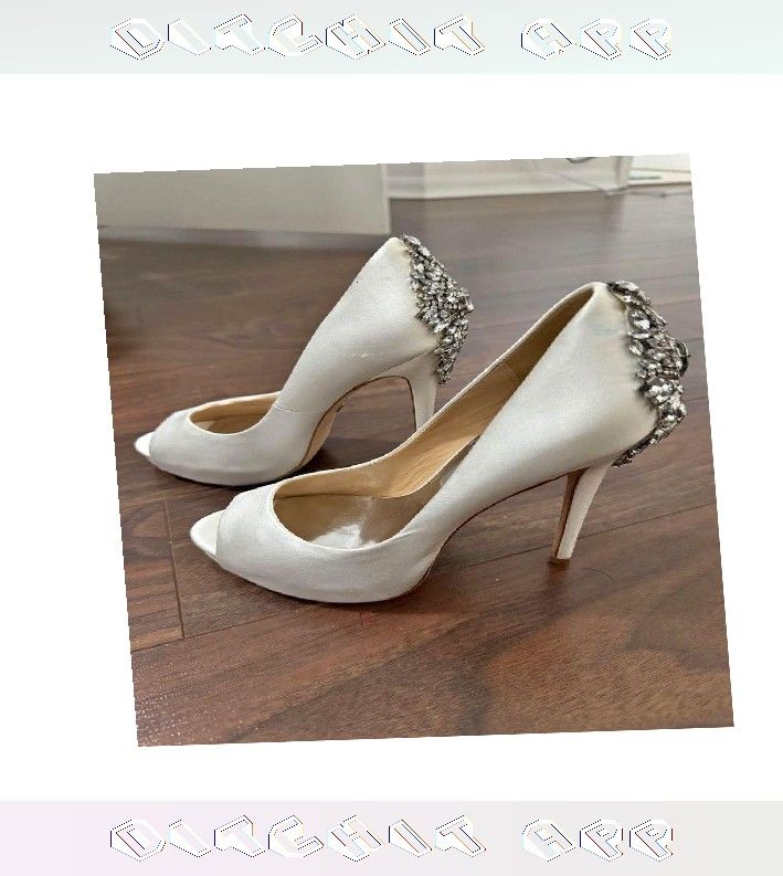 Party Clothes Glow with Elegant and Trendy Looks and analysis