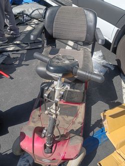 PRIDE MOBILITY REVO SCOOTER
