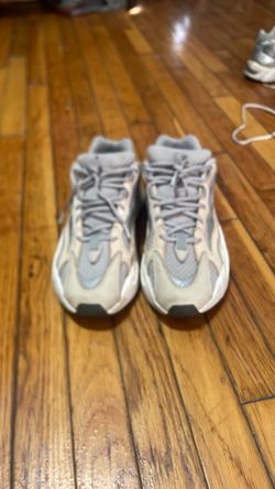 Yeezy size 10