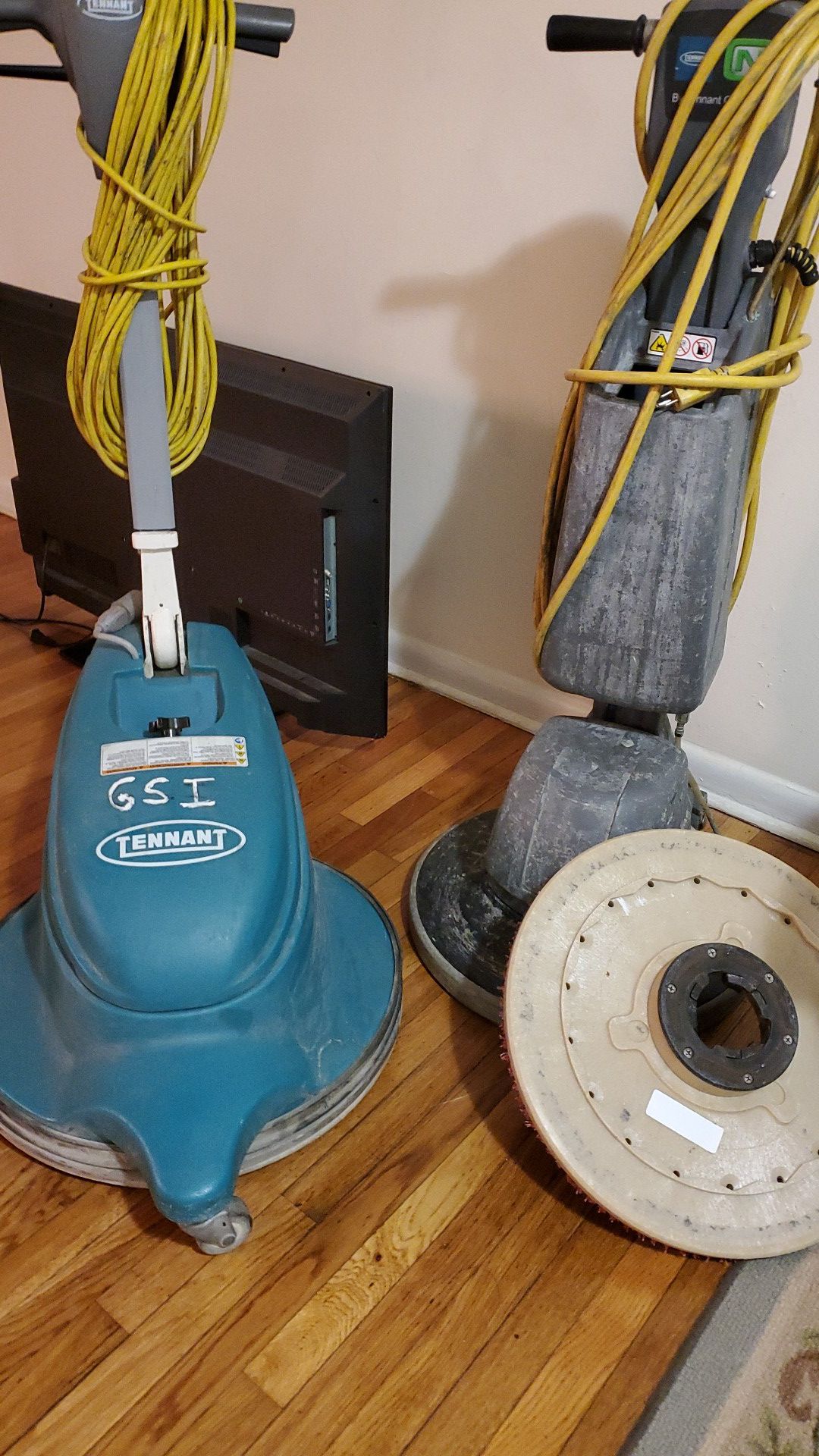 2 machines a floor polisher and carpet washing
