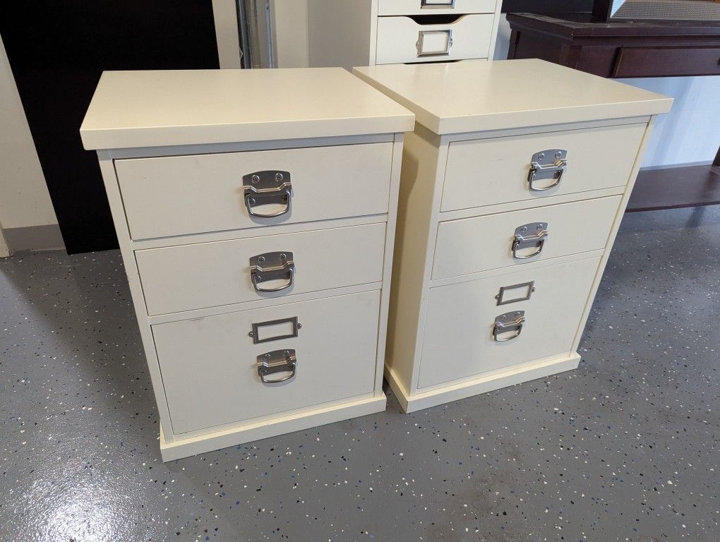 Pottery Barn Bedford 6-drawer Desk White