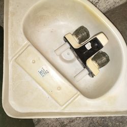 Sink And Fauset For RV Bath