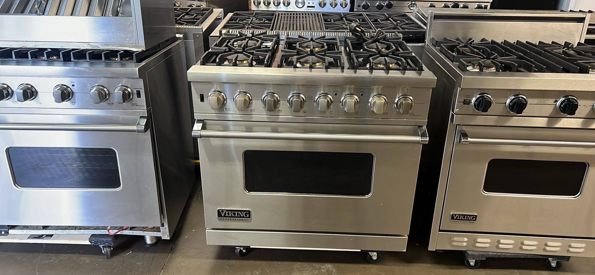 Viking 36”Wide Dual Fuel Range Stove In Stainless Steel 6Burners