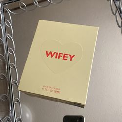 Kkw Fragrance Wifey