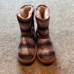 Kids classic sequence rainbow short UGG boots size3