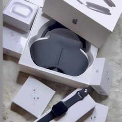 AirPods, Watch Series 9, AirPod Pro Max