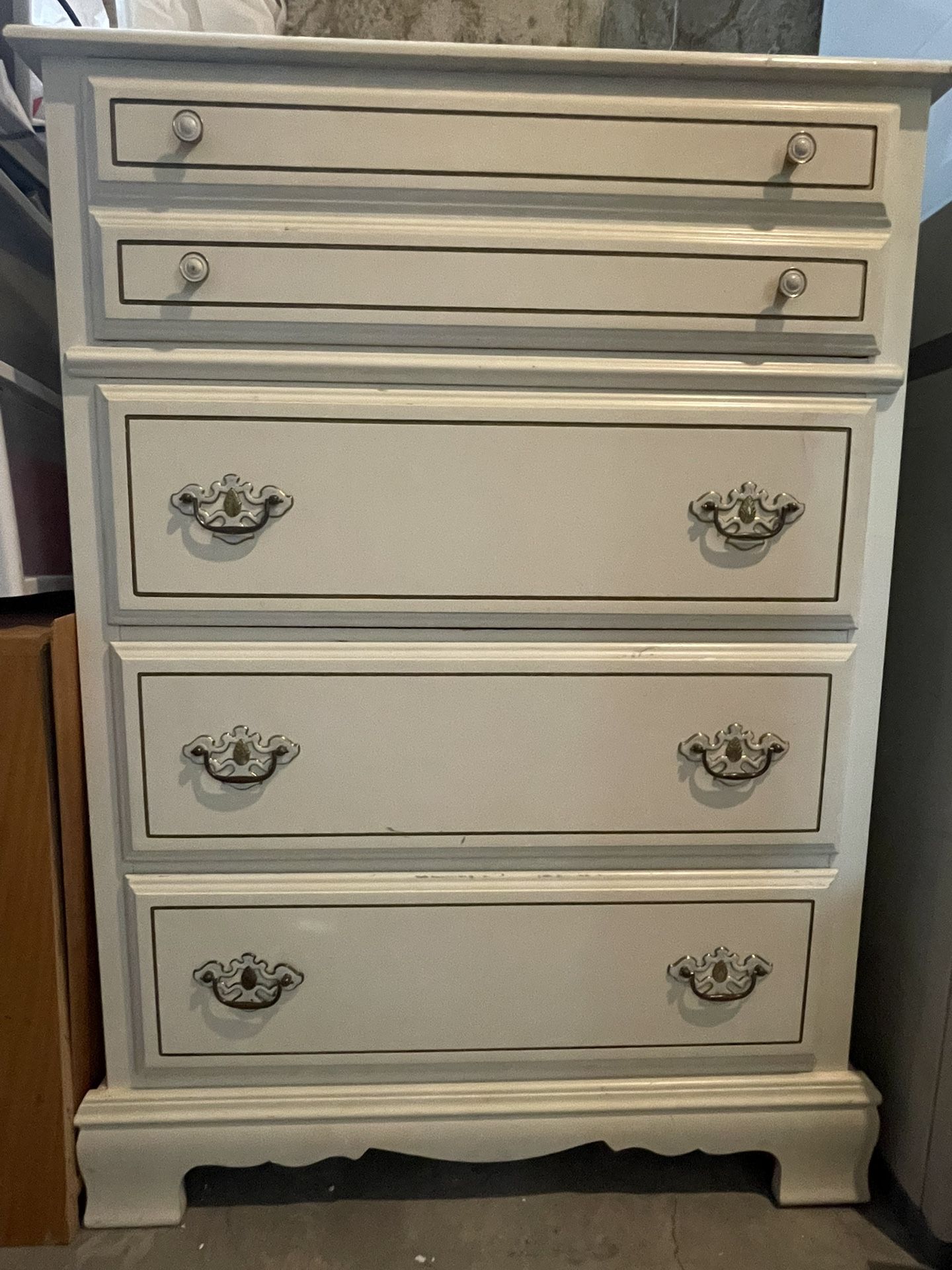 Dresser - White with 4 Drawers