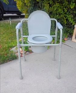 Toilet Portable Handicap Excellent Condition
