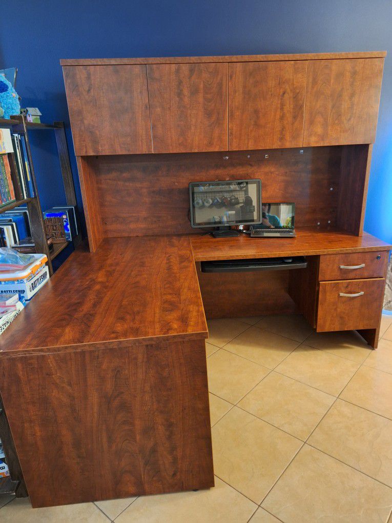 Large L Shaped Desk With Hutch