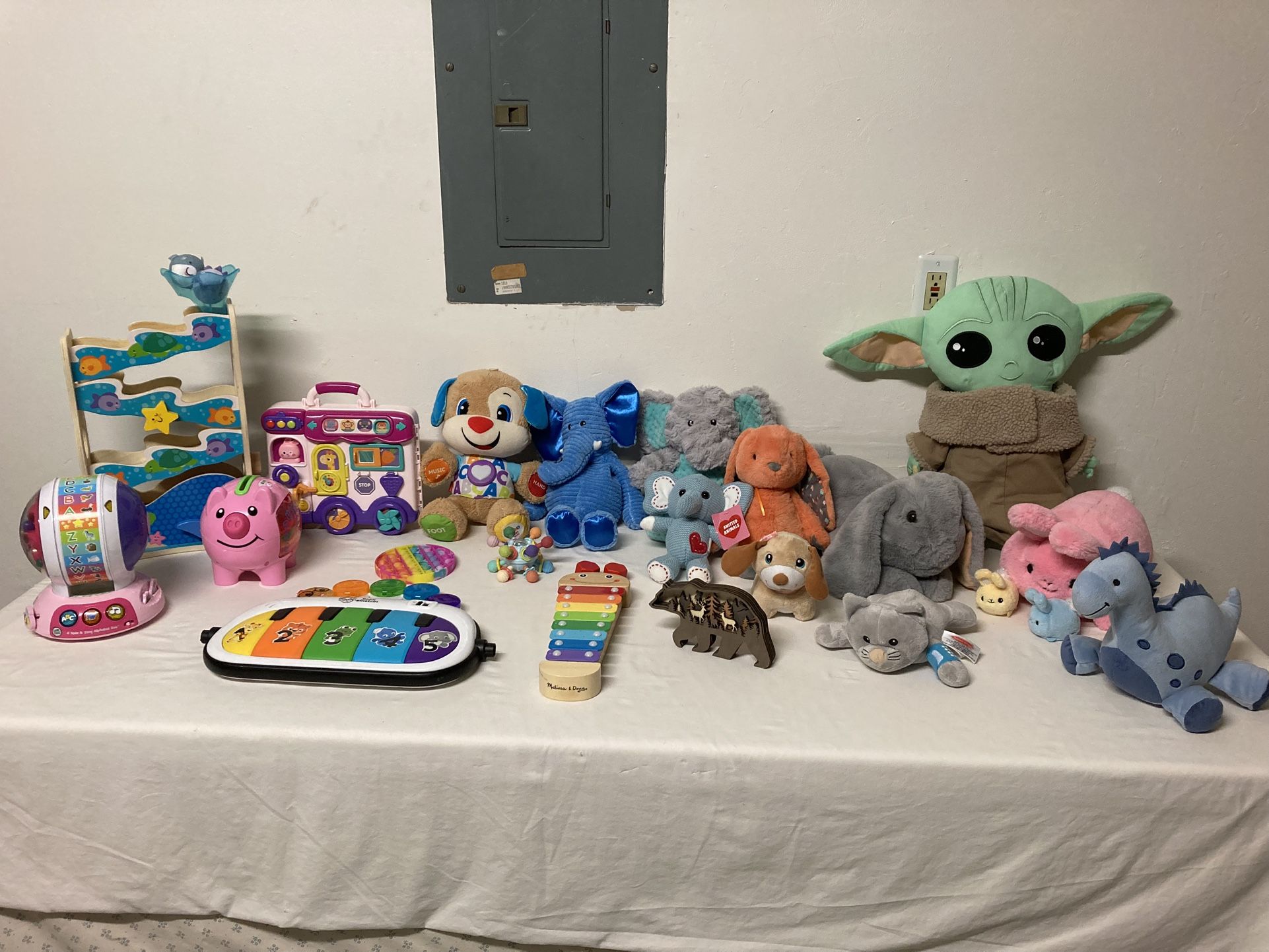 Baby/ Toddler Toys and Stuffed Animals 