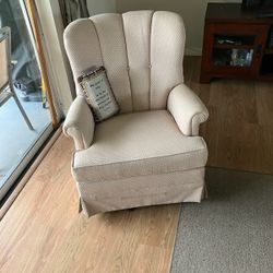 Vintage Shell-Back tufted Armchair-Neutral Cream/Beige