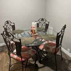 Dinning Table With Chairs/ Juego De Comedor