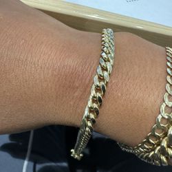 14k Cuban Link Bracelet Gold