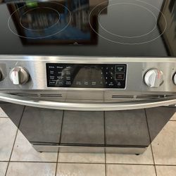 Samsung Electric Stove Range 30”