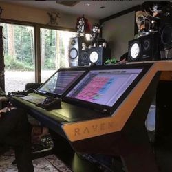 Slate Raven CoreStation With Dual Monitors