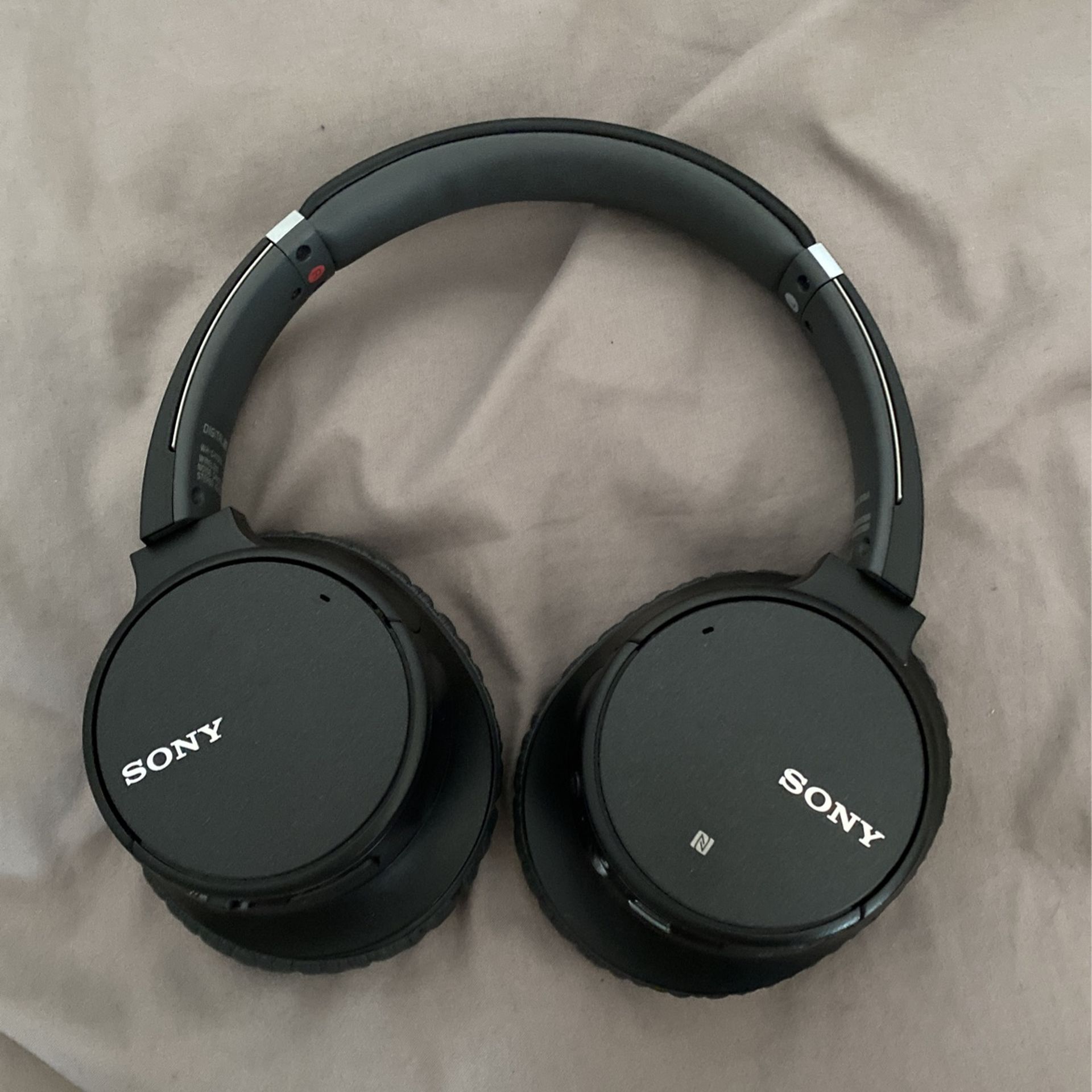Sony noise canceling headphones