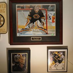 Autographed Tim THOMAS  'pre White Maski