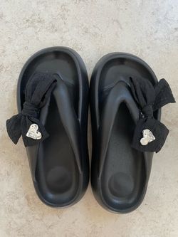 Black Bow Heart Charm Flip Flop Platform Sandals 7