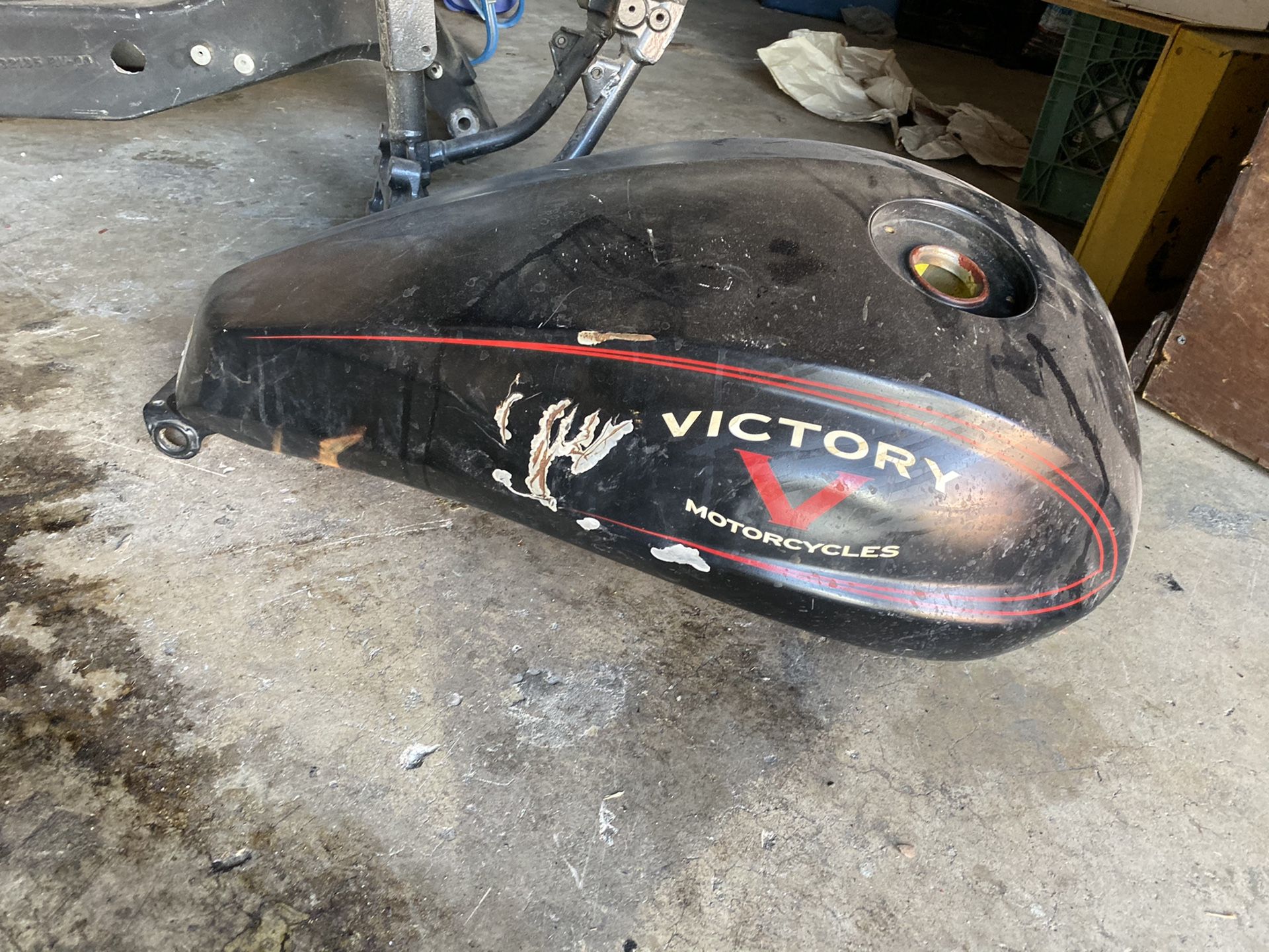 VICTORY MOTORCYCLE AND PARTS SWIMG ARM RIMS FORKS FRAMES TANKS