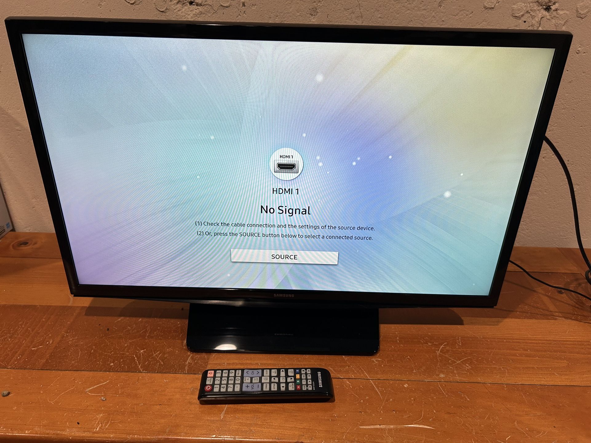 Samsung UN28M4500AF 28″ TV/Monitor – Office Condition