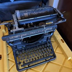 Underwood Vintage Typewriter