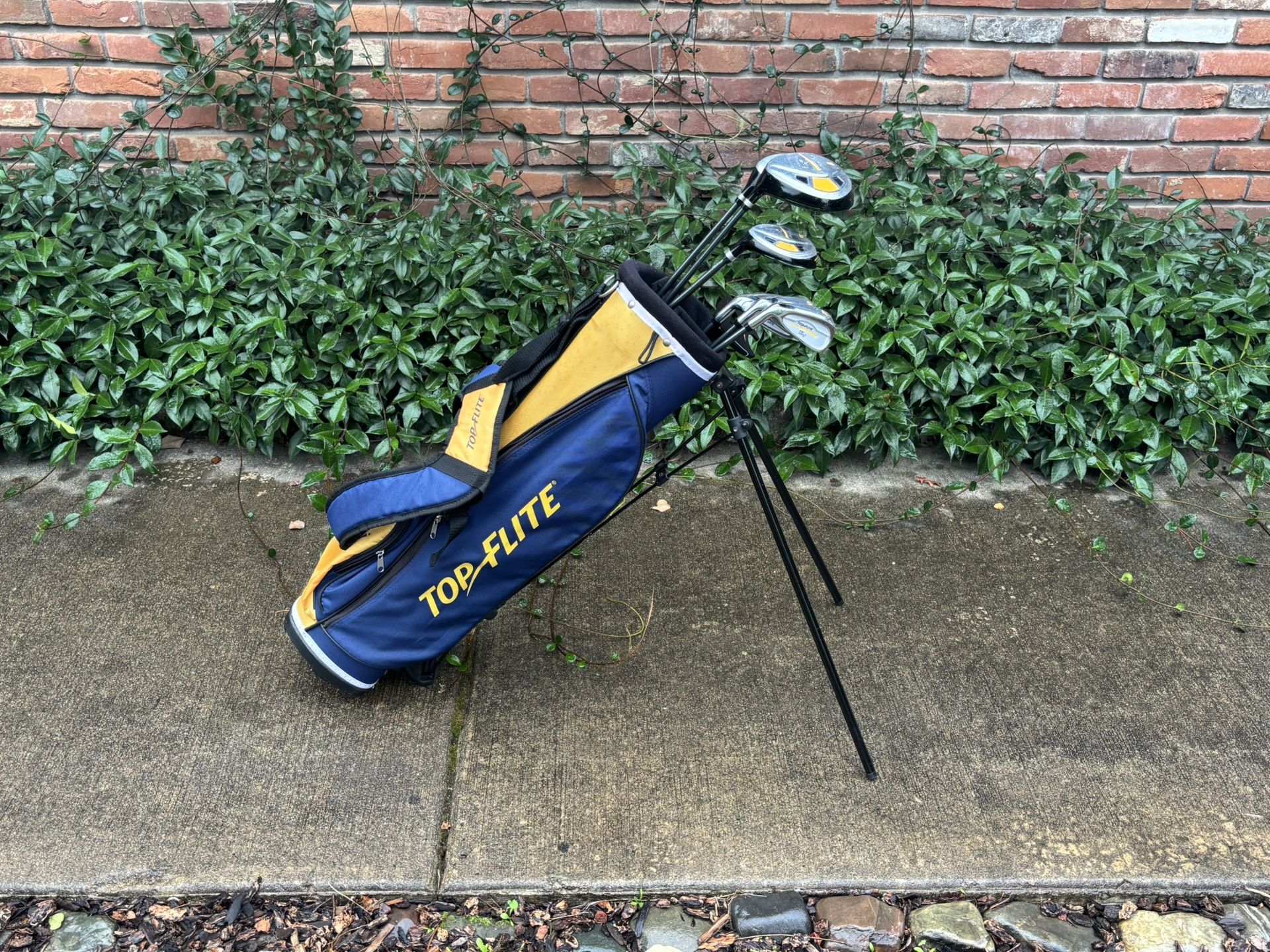 Left-Handed Jr. Youth Top Flite XLj Golf Set (Driver+5w+5hybrid+7i+9i+pw+putter+stand-up bag)