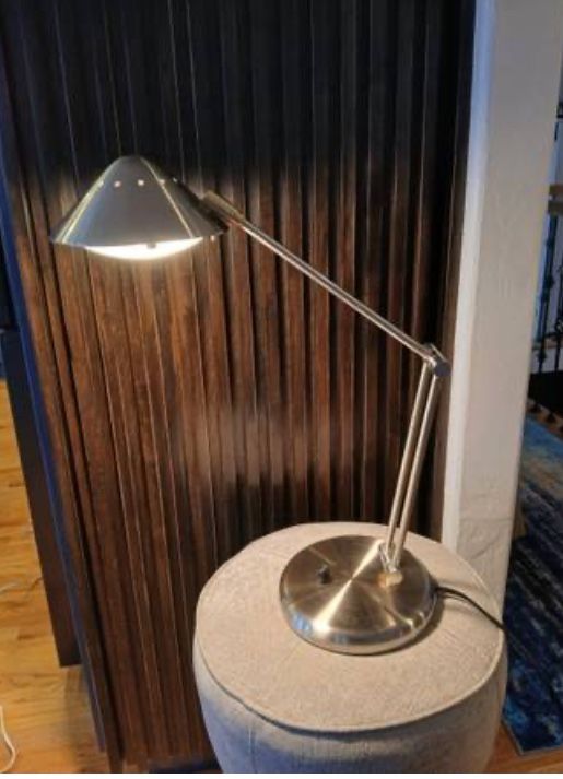 Brushed Nickel Desk Lamp (Cab Bb)