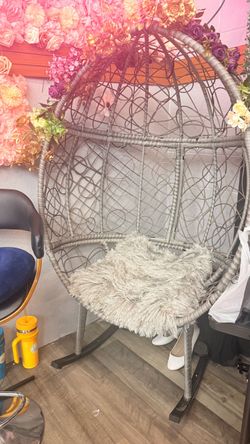 Egg chair