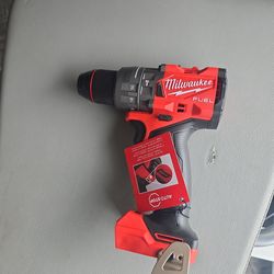 Millwaukee driver drill