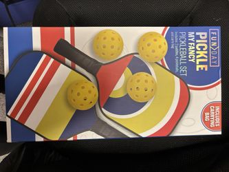 New Pickleball Set - 2 Paddles 6 Pickleballs And Carrying Bag