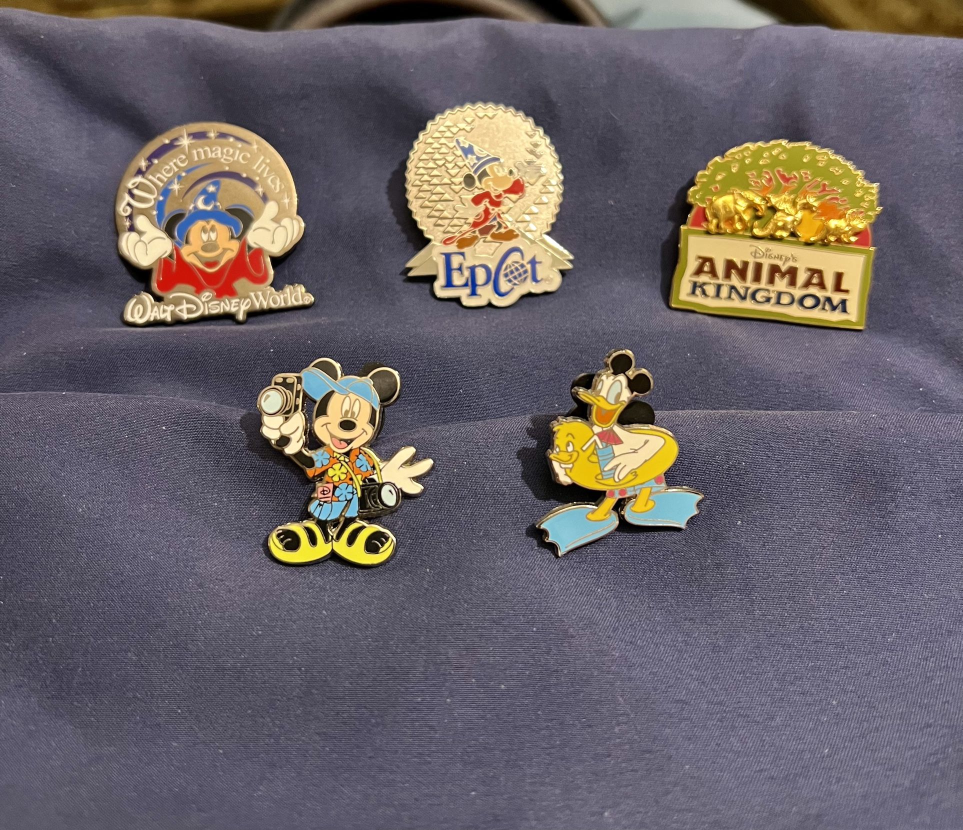 Disney pins