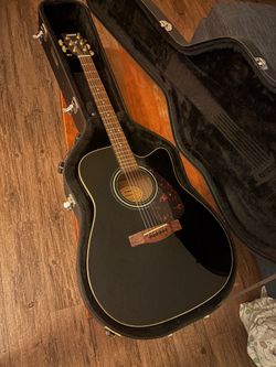 Yamaha Electric-acoustic dreadnought Guitar