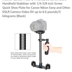 Neewer Carbon Fiber 24 inches/60 Centimeters
Handheld Stabilizer with 1/4 3/8 inch Screw
Quick Shoe Plate for Canon Nikon Sony and Other
DSLR Camera V