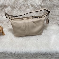 Coach small purse in good condition Coach