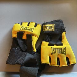 Everlast  Workout Gel Gloves  Used  In Good Condition 