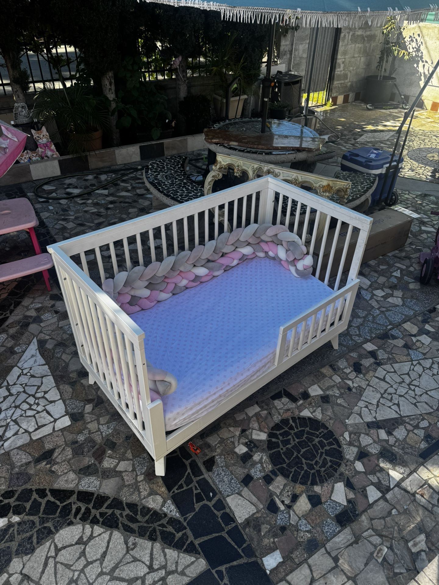 Baby Crib/Bed
