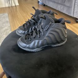 Kids Nike Foams