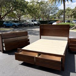 Beautiful Bedroom Set Queen Size Solid Wood Dark Brown Color In Excellent Condition by Coaster furni