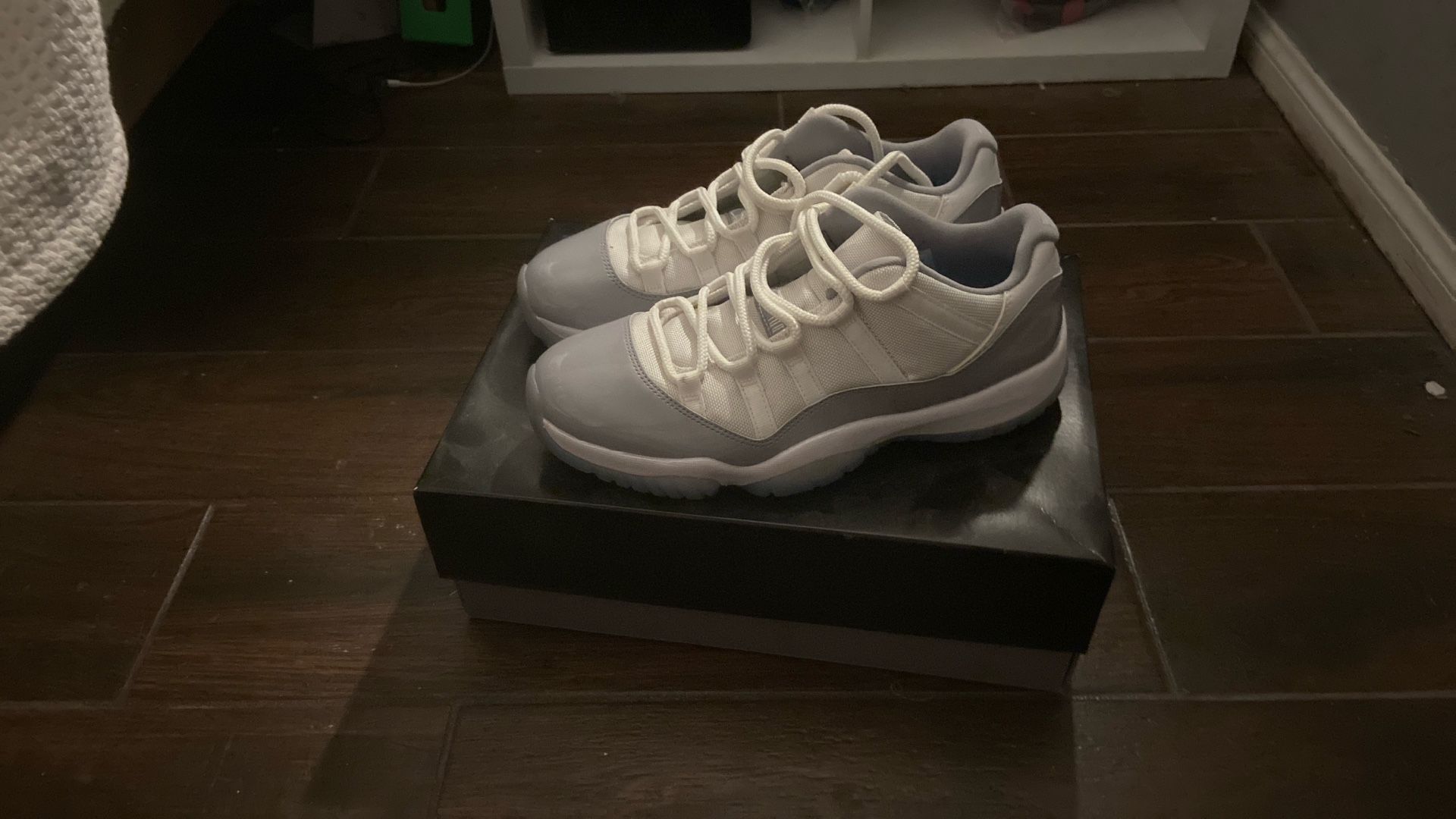 Air Jordan 11 grey