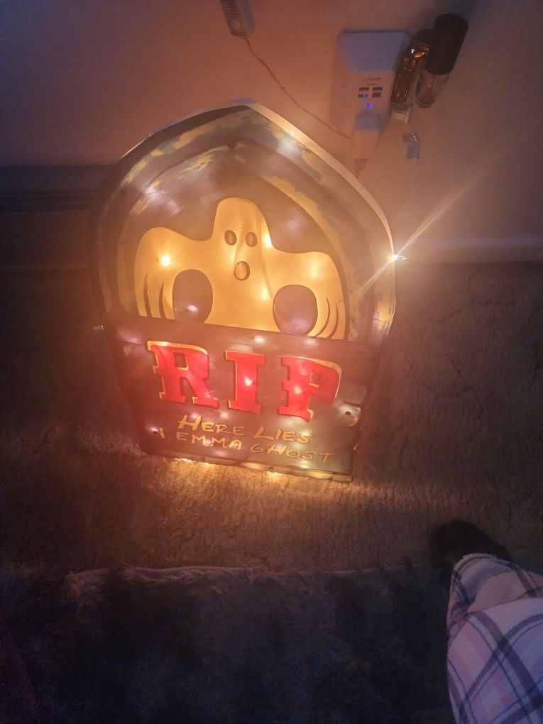 Halloween Plug In Light Tombstone Deco 