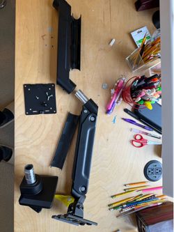 Monitor arm
