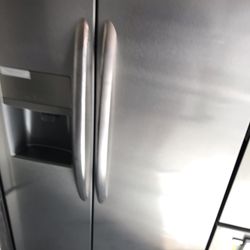 Frigidaire Side By Side Refrigerator Contuer Deep