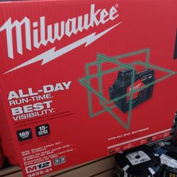 Milwaukee new Kit Laser 12M Battery And Charger 