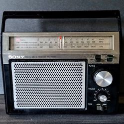 Vintage Sony AM/FM 2 Band Radio